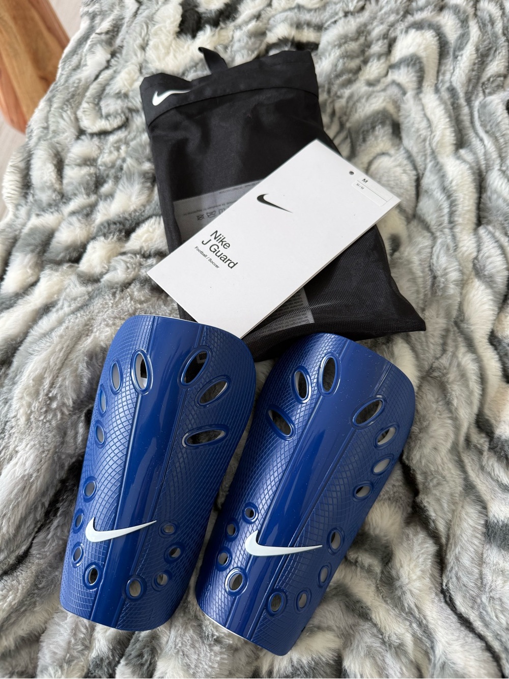 New Never worn Nike Jr. Guard Shin Guards in Royal Blue